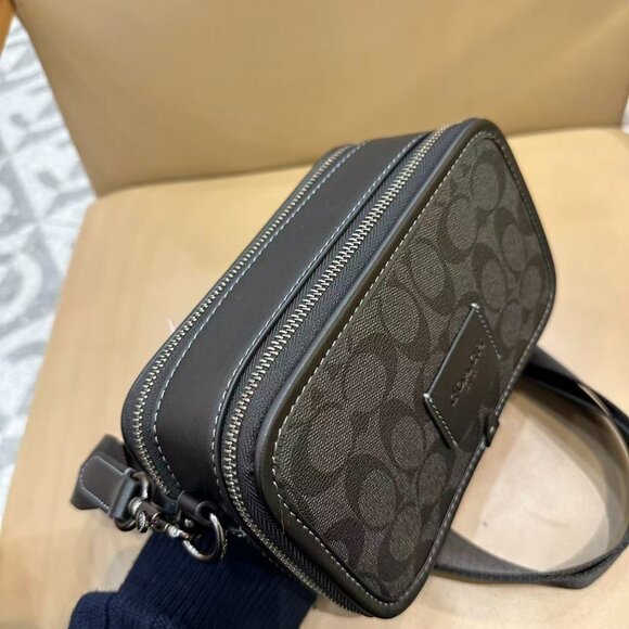 COACH Men's WYATT Crossbody Bag, Size 19.5 x 11.5 x 6.5 cm - Picture 6 of 9